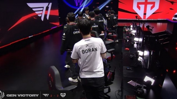 Phỏng Vấn T1 Doran & Oner sau cặp trận T1 vs Gen.G: Doran tự trách bản thân ở Game 5!