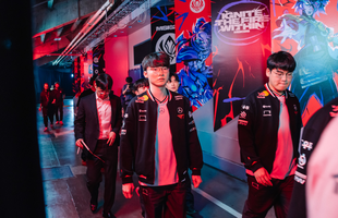 Siêu sao T1 nhận về vô vàn lời khen ngợi, lập luôn một cột mốc mới trong lịch sử MSI