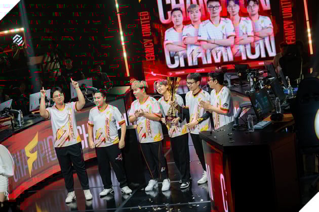 Fancy United Sports đã xuất sắc trở thành nhà vô địch OVS 3