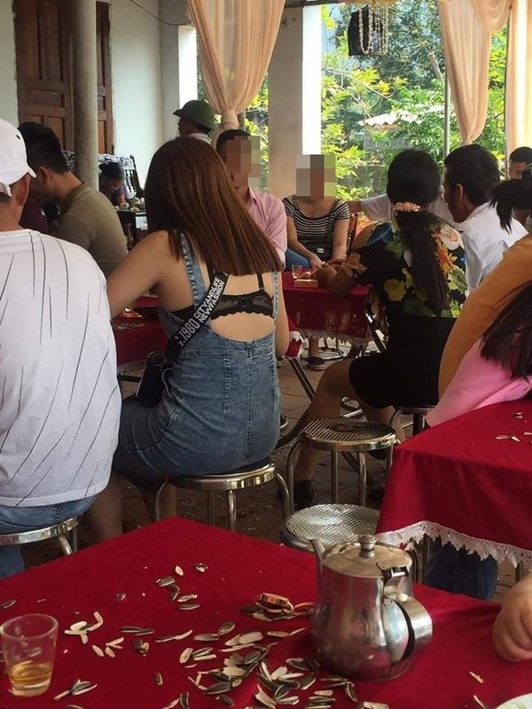 Diện đồ không phù hợp đi ăn cưới, cô gái khiến dân mạng ngán ngẩm- Ảnh 8.