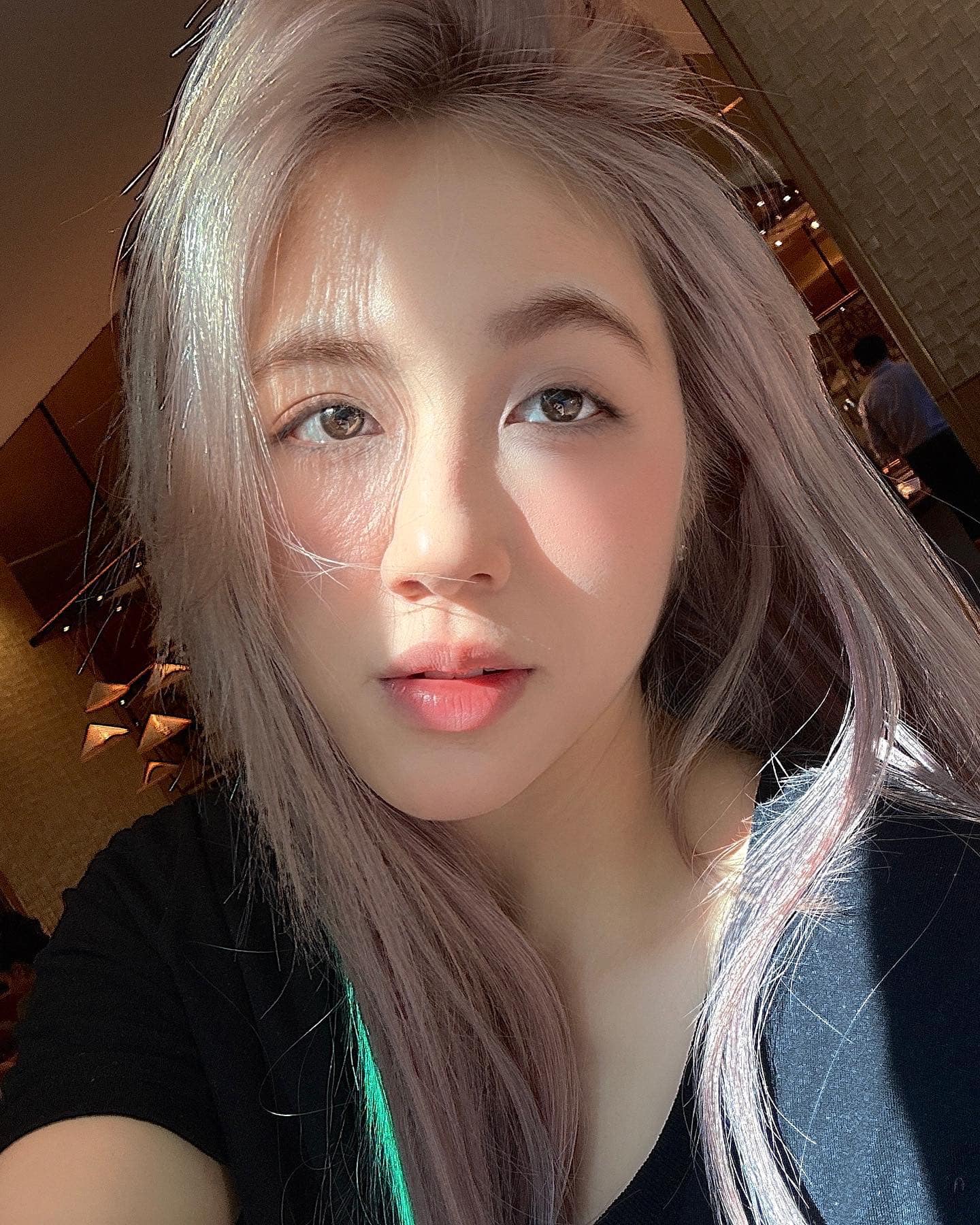 Đăng ảnh kề má thân mật với hot girl nóng bỏng, nam streamer khiến CĐM ghen tị- Ảnh 2.