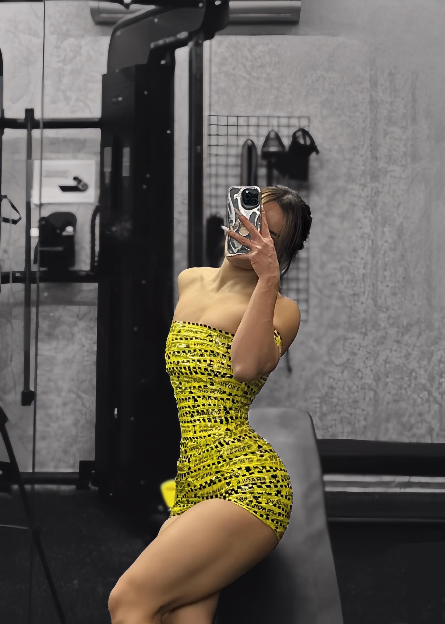 CĐM ngỡ ảnh AI, nữ gymer sở hữu vòng 3 gần một mét đọc hẳn địa chỉ cho ai muốn xem trực tiếp- Ảnh 8.