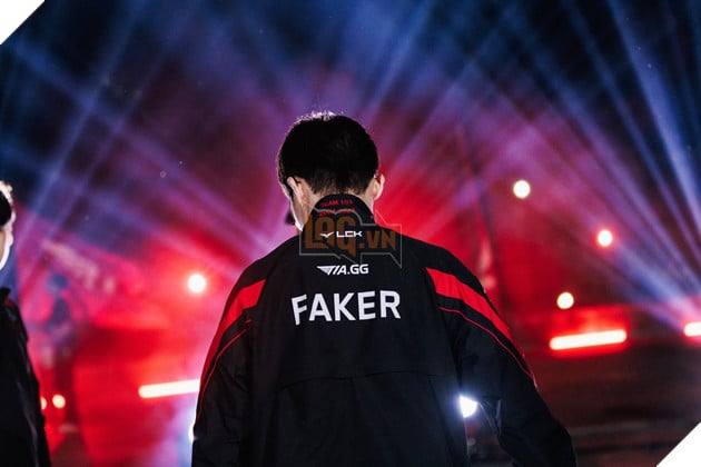 Doinb tha thiết mong Faker tiếp tục thi đấu, hé lộ những mặt tối của LMHT và dấu hỏi về tương lai T1 4