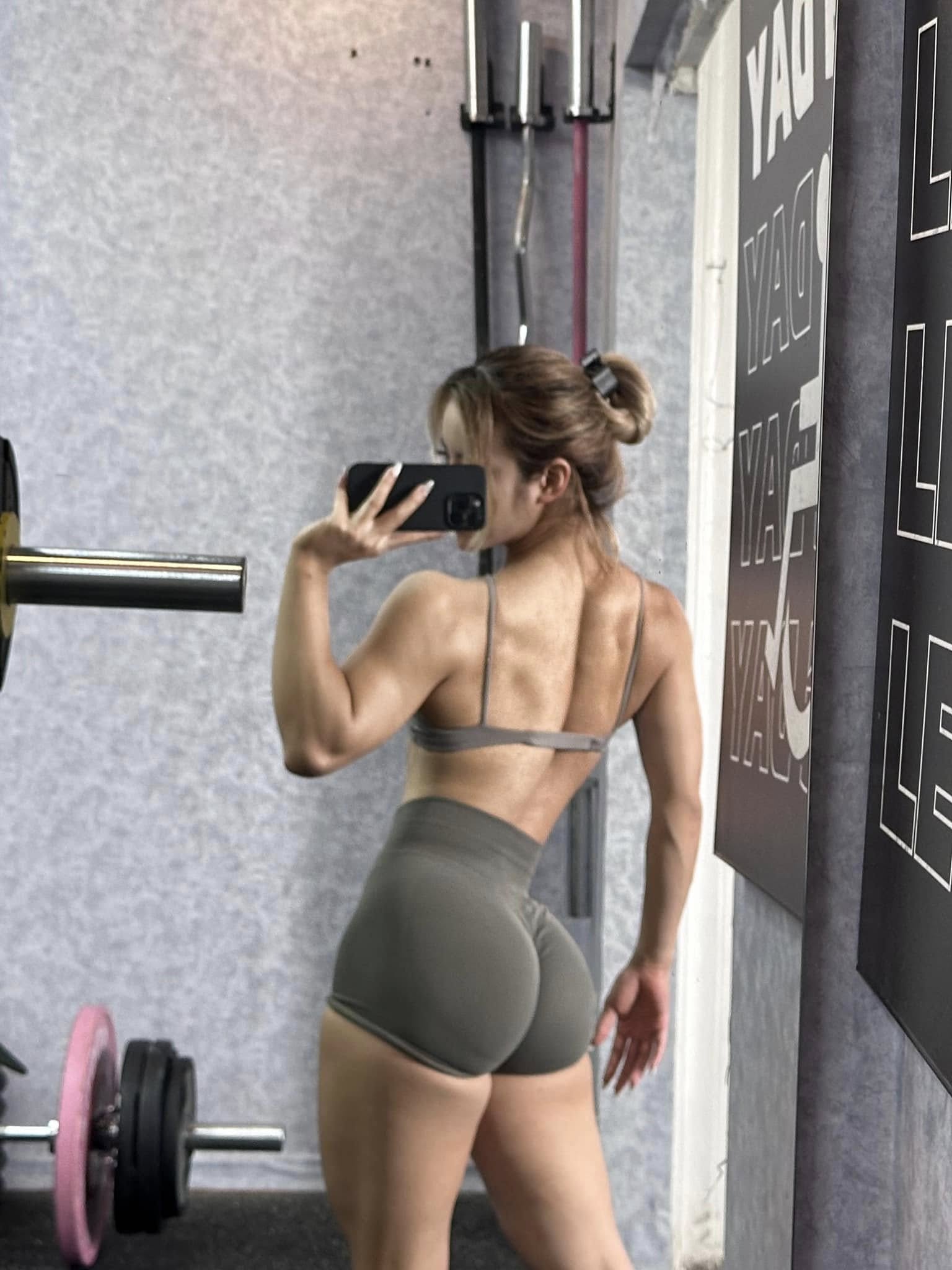 CĐM ngỡ ảnh AI, nữ gymer sở hữu vòng 3 gần một mét đọc hẳn địa chỉ cho ai muốn xem trực tiếp- Ảnh 9.