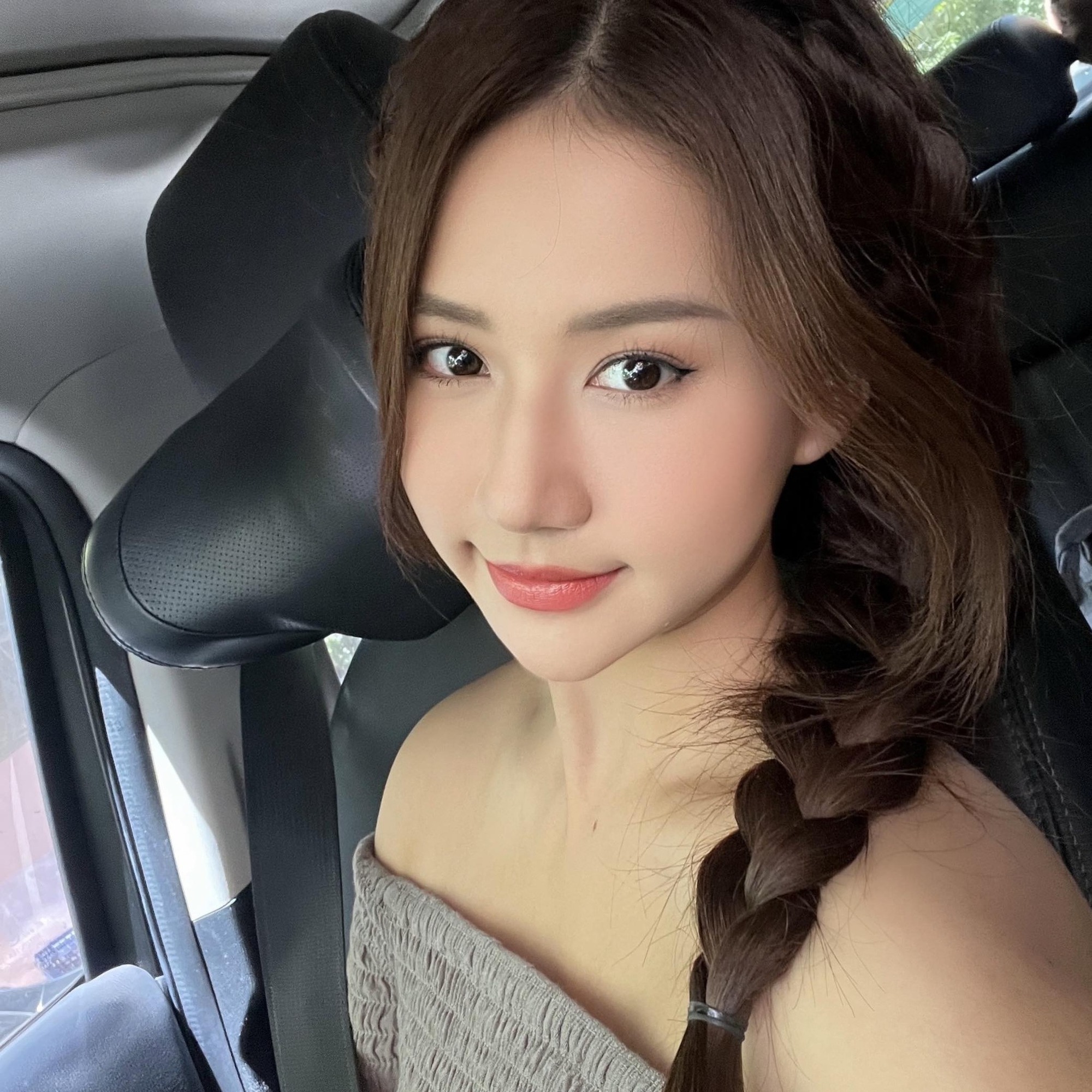 Hot girl Liên Quân nổi tiếng với bộ ảnh cập nhật giao diện trước thềm tuổi mới- Ảnh 6. Hot girl Liên Quân nổi tiếng với bộ ảnh cập nhật giao diện trước thềm tuổi mới- Ảnh 6.