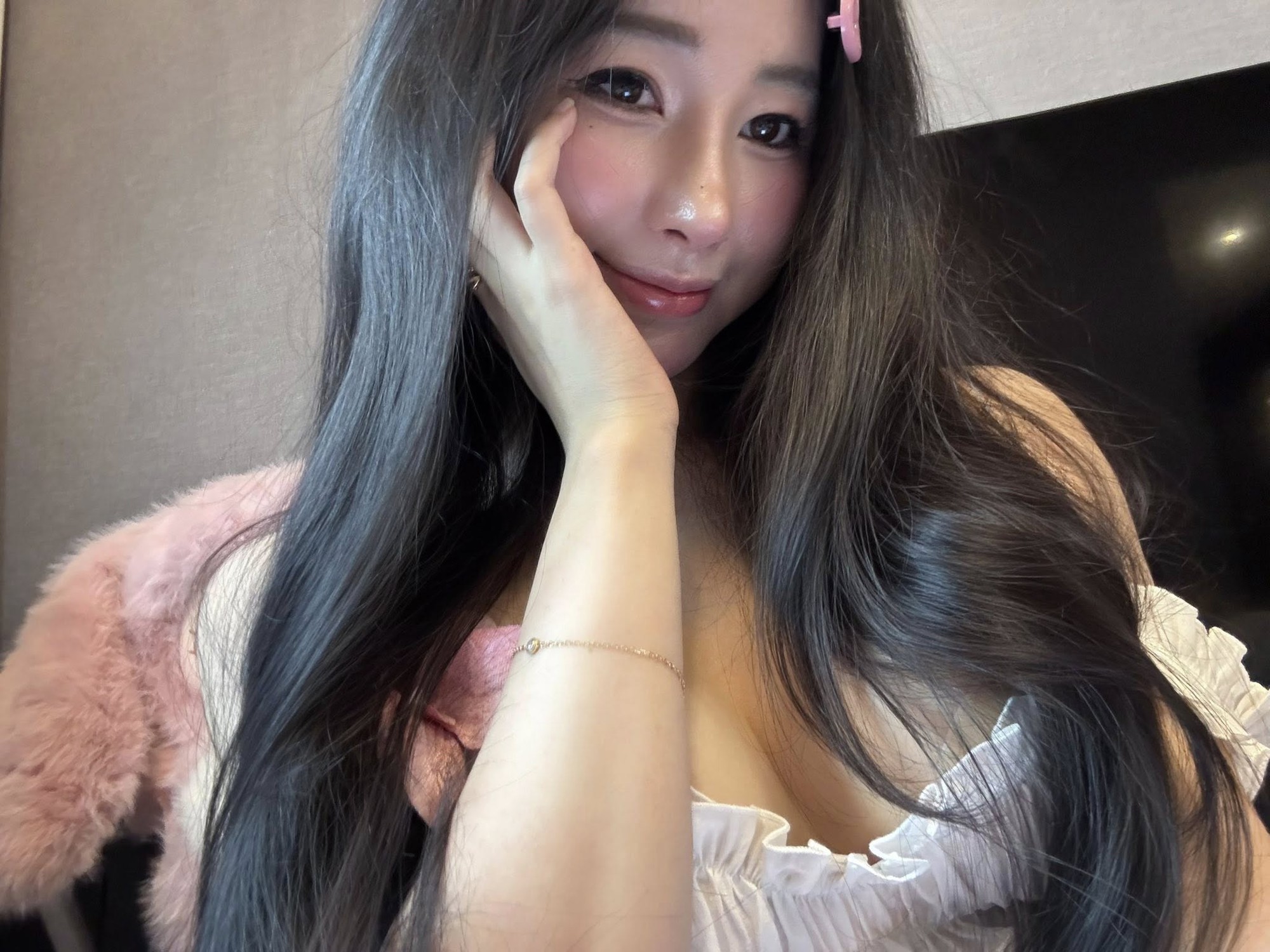 Nữ TikToker xinh đẹp khoe thu nhập cả tỷ mỗi tháng, Nữ TikToker xinh đẹp khoe thu nhập cả tỷ mỗi tháng,