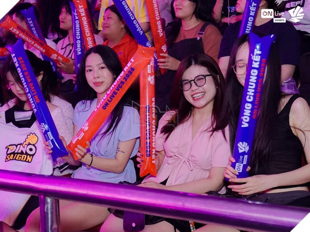 ON Live VCS 2025: Bau Khong Khi Soi Noi Cua Ngay Thi Dau Chung Ket 16 Rất nhiều khán giả dành trọn niềm tin cho Saigon Dino