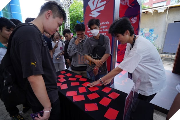 VCS LMHT 2025: Bùng Nổ Bầu Không Khí Offline Trong Ngày Thi Đấu Bán Kết 11