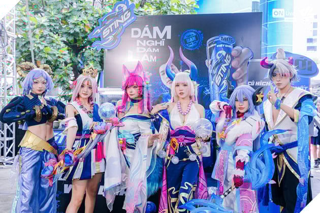 ON Live VCS 2025: Bau Khong Khi Soi Noi Cua Ngay Thi Dau Chung Ket 3 Dàn Cosplayer xịn sò góp mặt tại sự kiện