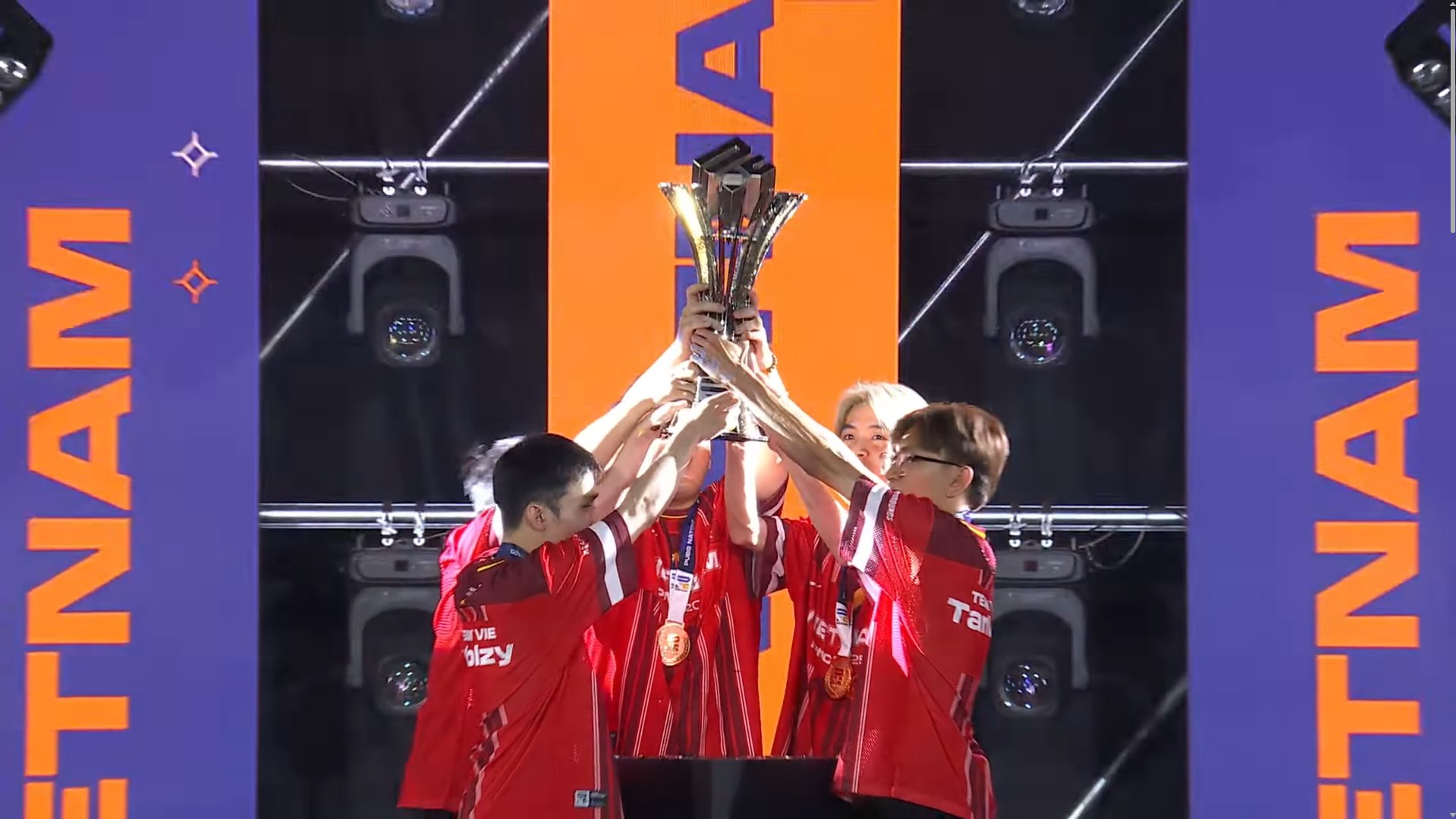 Việt Nam lên ngôi vô địch PUBG thế giới- Ảnh 2. Việt Nam lên ngôi vô địch PUBG thế giới- Ảnh 2.