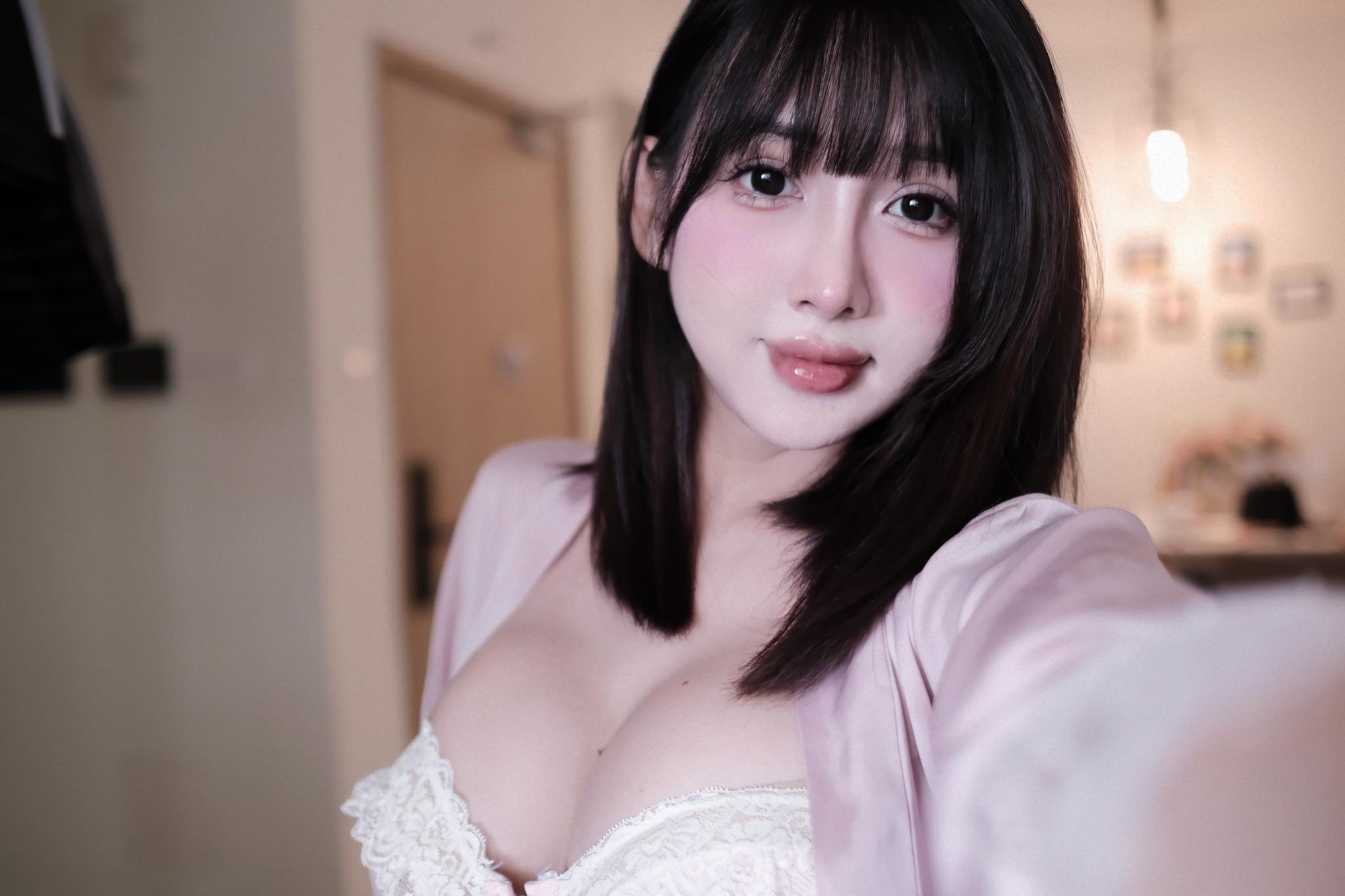 Loạt khoảnh khắc chấn động của hot girl 