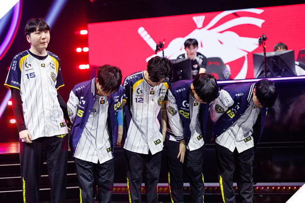 MSI 2025: Anyone's Legend Khang Dinh Suc Manh, CFO Ket Thuc Hanh Trinh Tai Giai Dau Lon 19 MSI 2025: Anyone's Legend Khẳng Định Sức Mạnh, CFO Kết Thúc Hành Trình Tại Giải Đấu Lớn 19