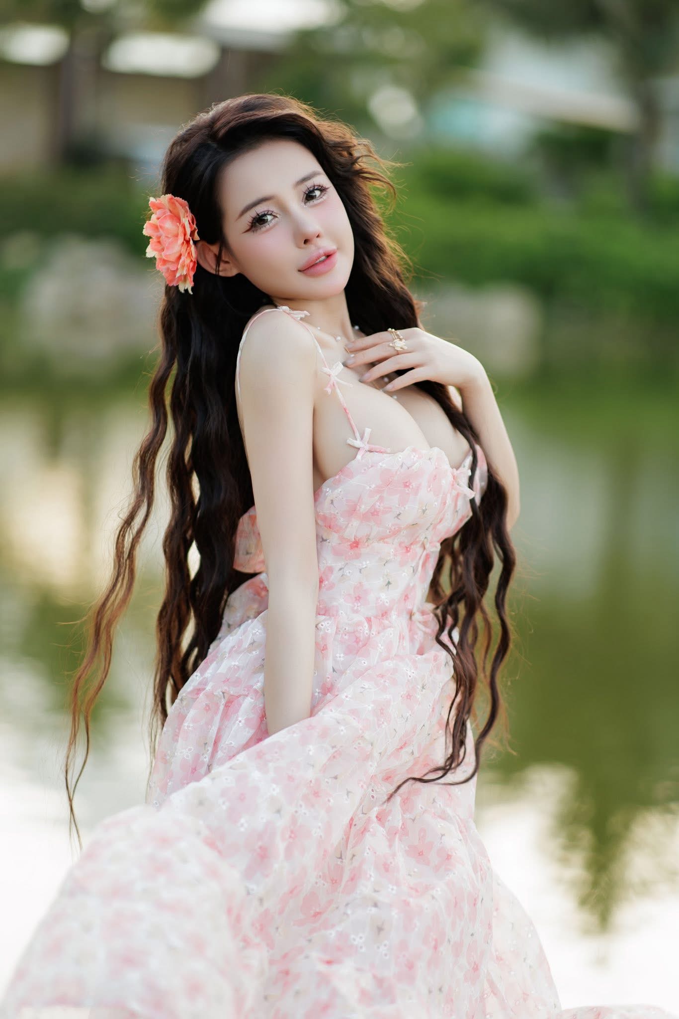 Ngân 98 biến thành búp bê xuống phố, khéo léo né fan nam sau những sự cố bị động chạm nhạy cảm- Ảnh 19.