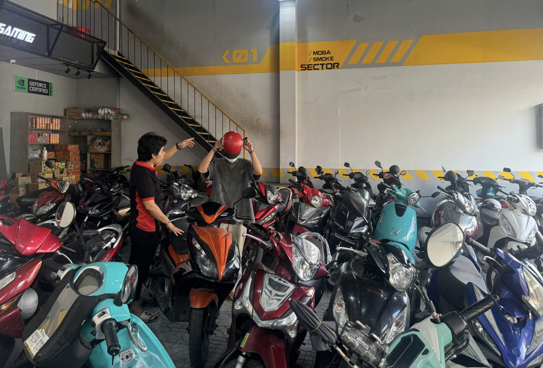 Xác định nguyên nhân khiến hai thiếu niên bị chủ quán game đánh dã man vào lúc 2h30 sáng ở TP.HCM- Ảnh 1.