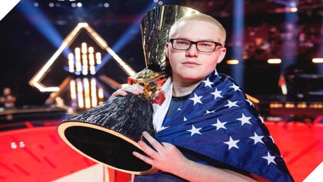 Boostio, cựu vô địch thế giới đã chính thức lên ngồi ghế dự bị