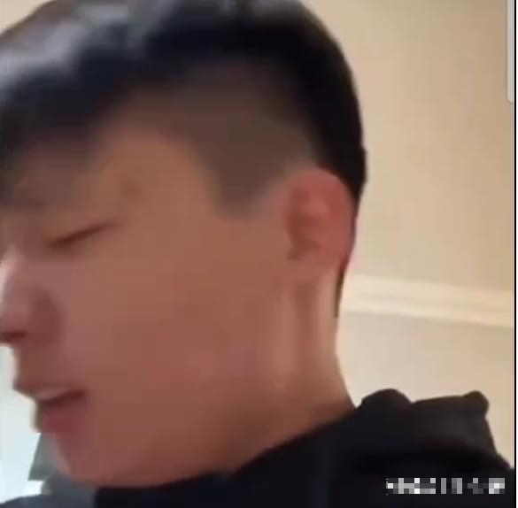 Từ sốc nặng đến thất vọng tràn trề, 4 triệu follow 