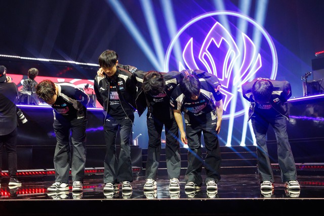 Knight vẫn lạc quan về BLG sau thành tích Knight vẫn lạc quan về BLG sau thành tích