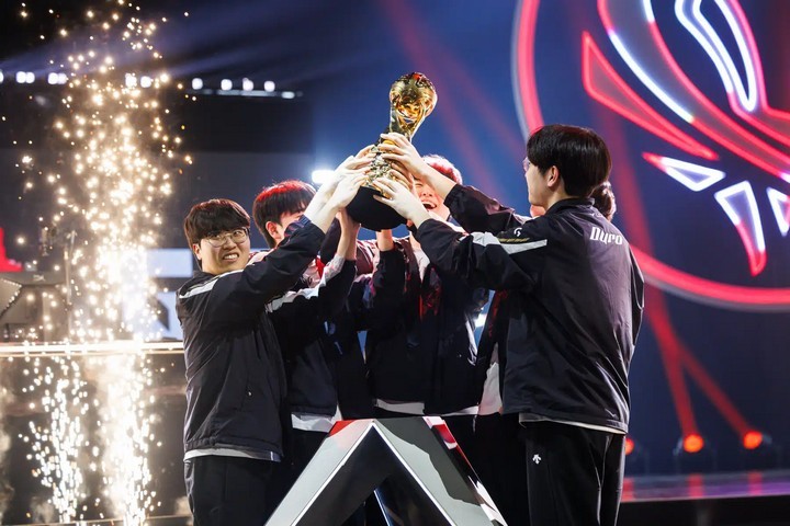 Chung Kết MSI 2025 giữa T1 vs Gen.G Phá Vỡ Kỷ Lục Lượt Xem Trong Lịch Sử Esports Chung Kết MSI 2025 giữa T1 vs Gen.G Phá Vỡ Kỷ Lục Lượt Xem Trong Lịch Sử Esports