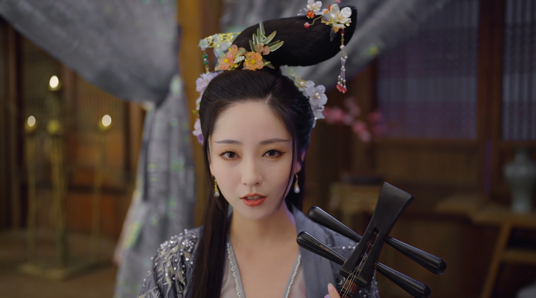 Từng đạt doanh thu 300 tỷ, Từng đạt doanh thu 300 tỷ,