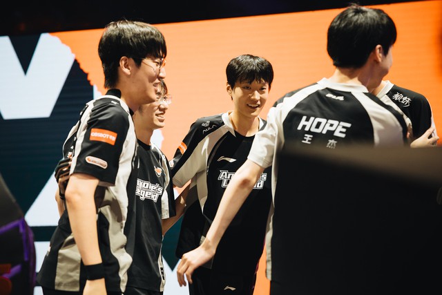 Dự đoán T1 - AL: Cuộc đối đầu giữa 2 thế hệ- Ảnh 3. Dự đoán T1 - AL: Cuộc đối đầu giữa 2 thế hệ- Ảnh 3.