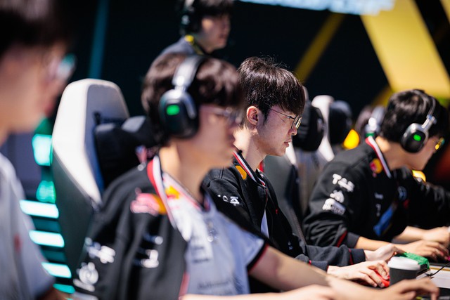 Chỉ một sao T1 tránh được 