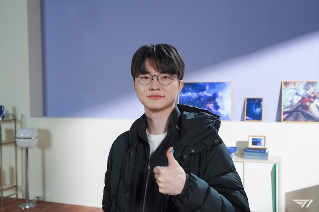 T1 bất ngờ thông báo gia hạn Faker, cộng đồng LMHT bùng nổ nhiều cảm xúc- Ảnh 3. T1 bất ngờ thông báo gia hạn Faker, cộng đồng LMHT bùng nổ nhiều cảm xúc- Ảnh 3.