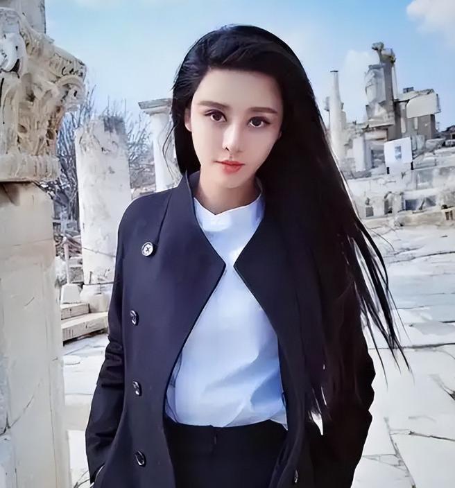 30 tỷ, 8 năm phẫu thuật, làm đám cưới với bác sĩ thẩm mỹ, số phận hot girl xinh đẹp nay ra sao?- Ảnh 4. 30 tỷ, 8 năm phẫu thuật, làm đám cưới với bác sĩ thẩm mỹ, số phận hot girl xinh đẹp nay ra sao?- Ảnh 4.