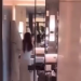 Vô tình lọt vào camera, chiếc gương phản chủ khiến hot girl hối hận