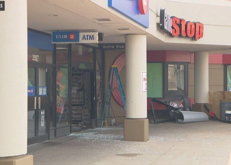 GameStop Một Lần Nữa Trở Thành Tâm Điểm Với Vụ Cướp Cửa Hàng Rạng Sáng