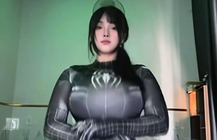 Pi Tiên “comeback”, nhảy mạnh đến mức khiến người xem hốt hoảng