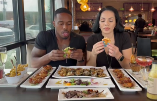 Đang livestream ngồi ăn, nữ người mẫu bất ngờ bị xe tông khiến vô số khán giả hoảng hốt