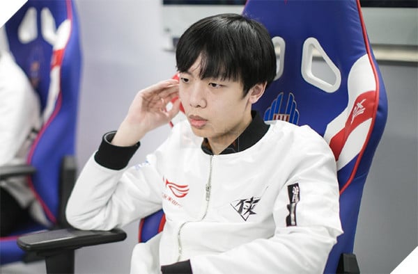 Cựu tuyển thủ Smlz cũng được cho là góp mặt trong buổi stream này