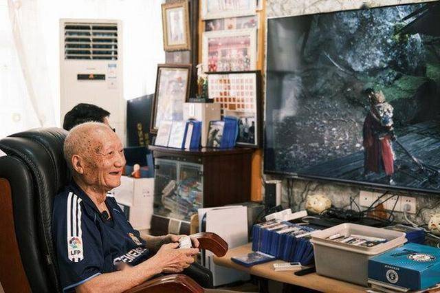 Nam game thủ Black Myth Wukong bất ngờ được Guinness vinh danh- Ảnh 2. Nam game thủ Black Myth Wukong bất ngờ được Guinness vinh danh- Ảnh 2.