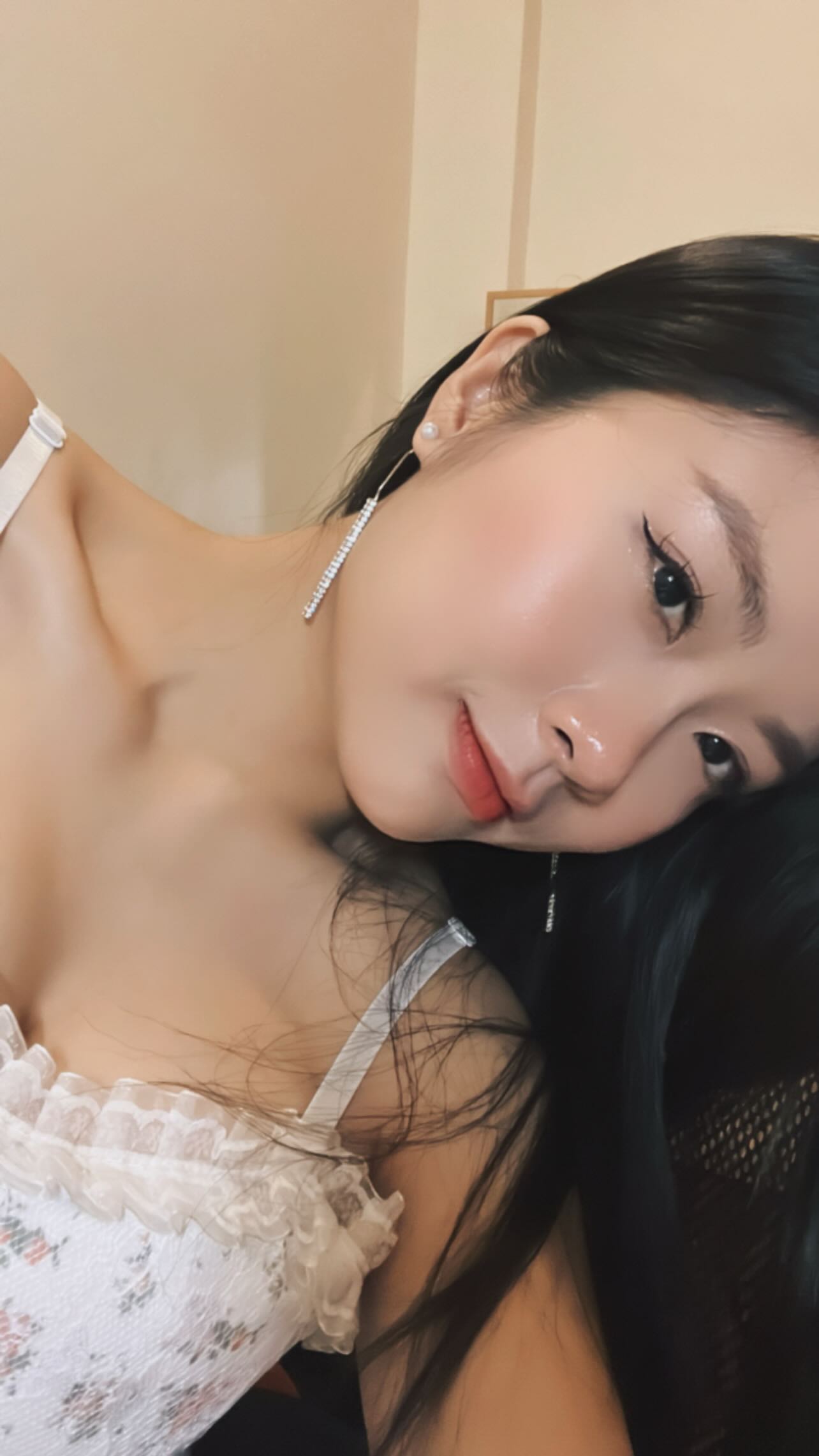 Thoát vai công sở, cô gái hàng không tung loạt video khiến dân mạng xao xuyến- Ảnh 4.