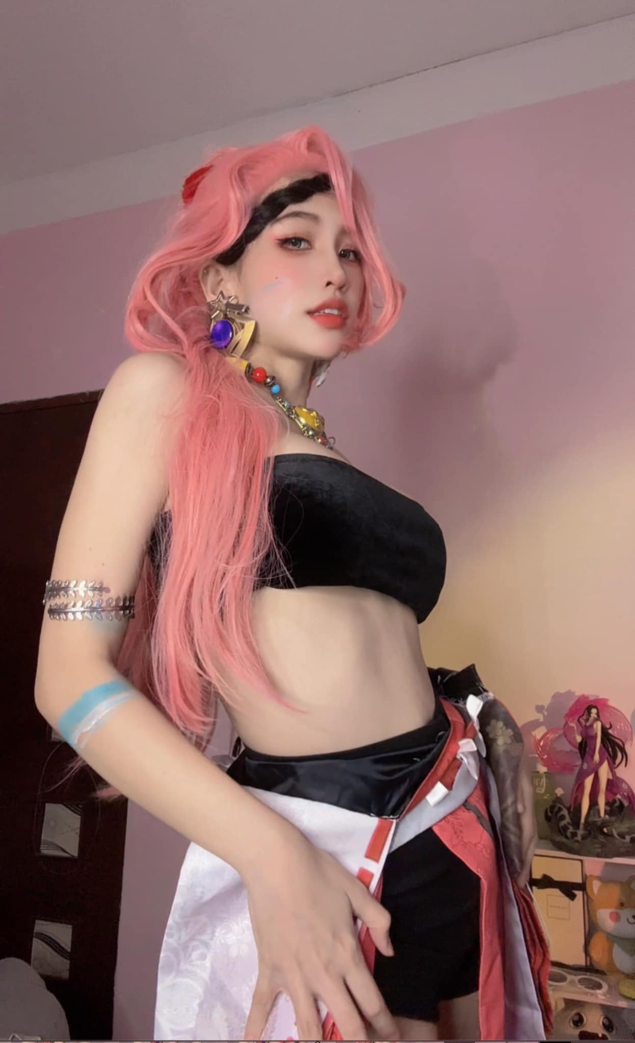 Nữ streamer đăng ảnh nóng bỏng Nữ streamer đăng ảnh nóng bỏng