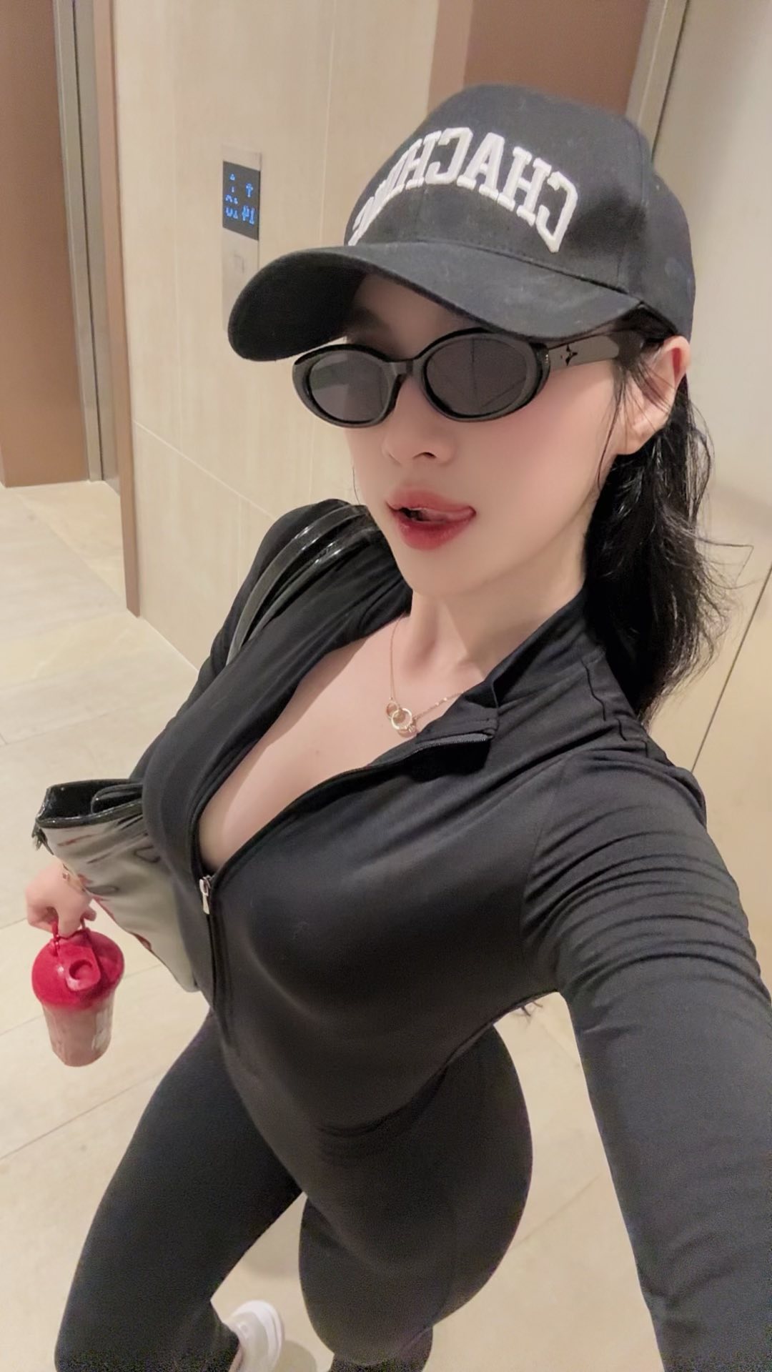 Cận cảnh khoảnh khắc Trâm Anh cưỡi ngựa thần sầu, khoe trọn vóc dáng cực phẩm- Ảnh 2. Cận cảnh khoảnh khắc Trâm Anh cưỡi ngựa thần sầu, khoe trọn vóc dáng cực phẩm- Ảnh 2.