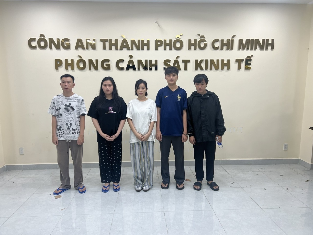 Bắt Miss Auditon Ngọc Anh- Ảnh 1. Bắt Miss Auditon Ngọc Anh- Ảnh 1.