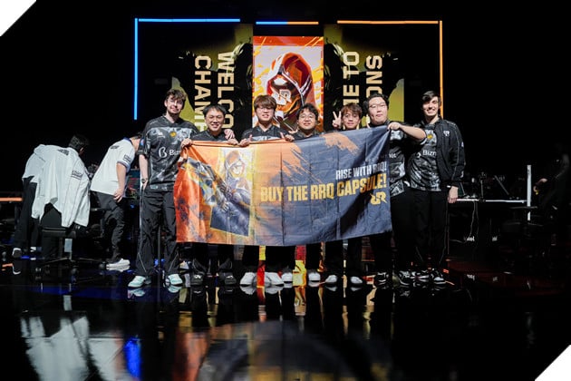 VALORANT: Crazyguy Xung Dang La Tam Guong Tieu Bieu Cho The He Tre Esports Viet Nam 2 RRQ một lần nữa lập nên kỳ tích khi có được tấm vé đến VALORANT Champions 2025