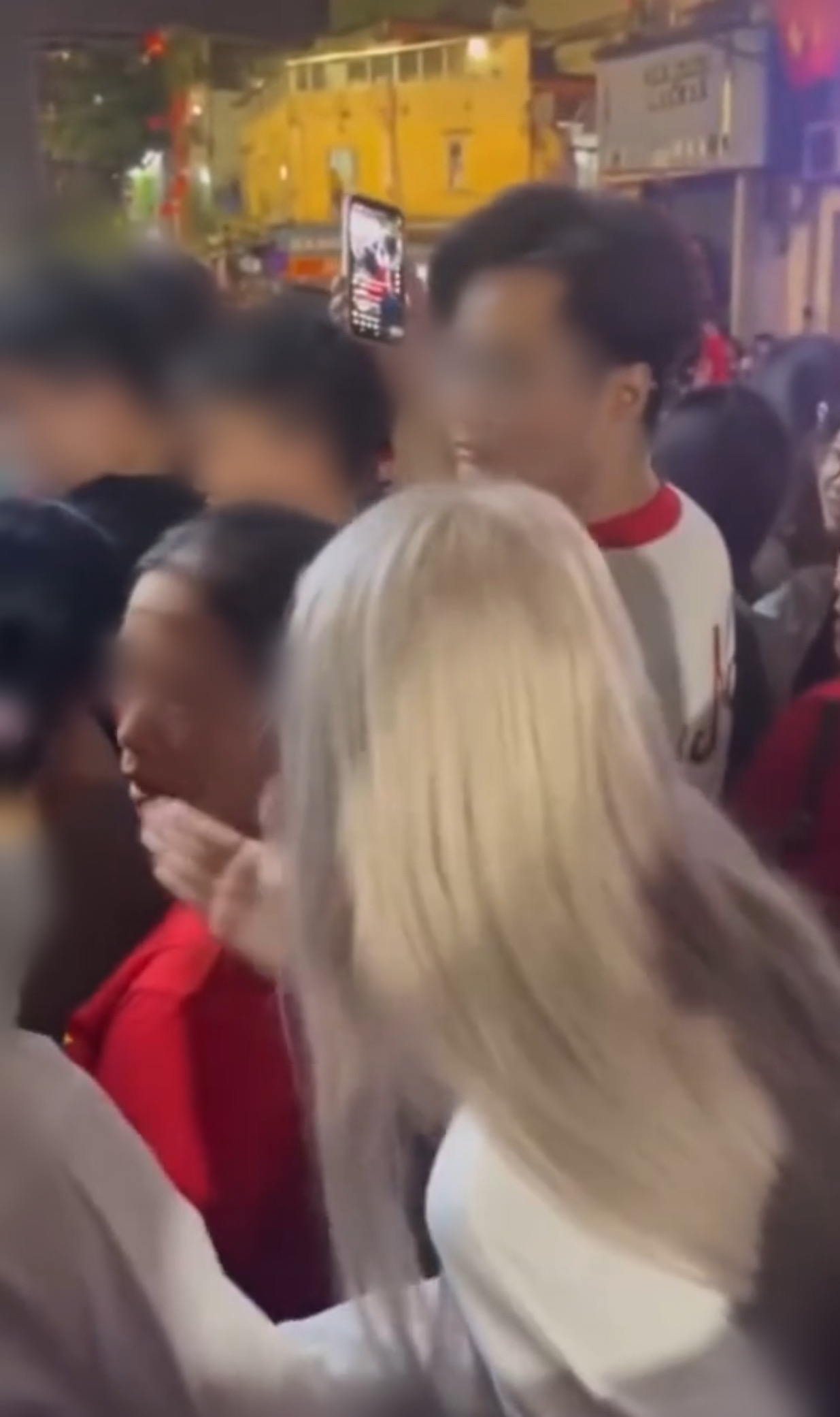 Xôn xao vụ việc nữ TikToker Xôn xao vụ việc nữ TikToker