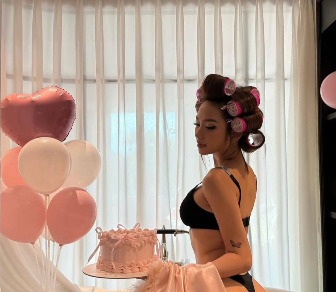 Bạn thân Xuân Ca khoe loạt ảnh nóng bỏng đón tuổi mới, fan 