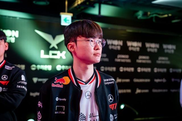 Faker tiếp tục bị biến thành 