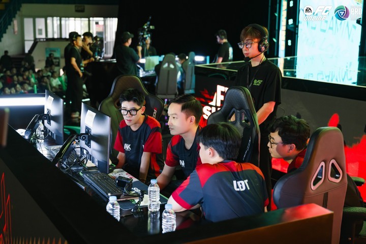 CHUNG KẾT FVPL SUMMER 2025: BỐN ĐỘI TRANH TÀI - KHÁN GIẢ CUỒNG NHIỆT CÙNG FC ONLINE!