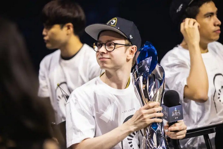 Jensen Giã Từ Sự Nghiệp: Nhìn Lại Hành Trình Huyền Thoại Của Tay Mid Lane Đình Đám NA