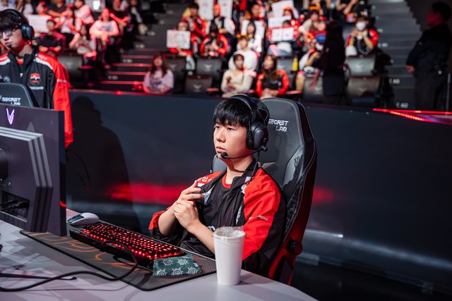 Hình ảnh hậu trường khiến cộng đồng bùng lên nghi vấn NS đang vô cùng Hình ảnh hậu trường khiến cộng đồng bùng lên nghi vấn NS đang vô cùng