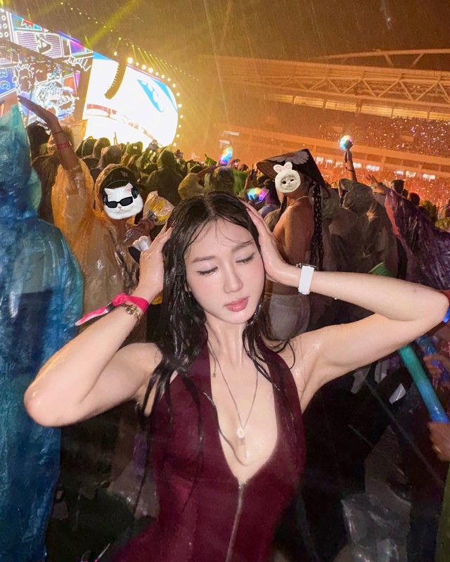 Cô thường xuất hiện trong các sự kiện lớn với những vai trò khác nhau