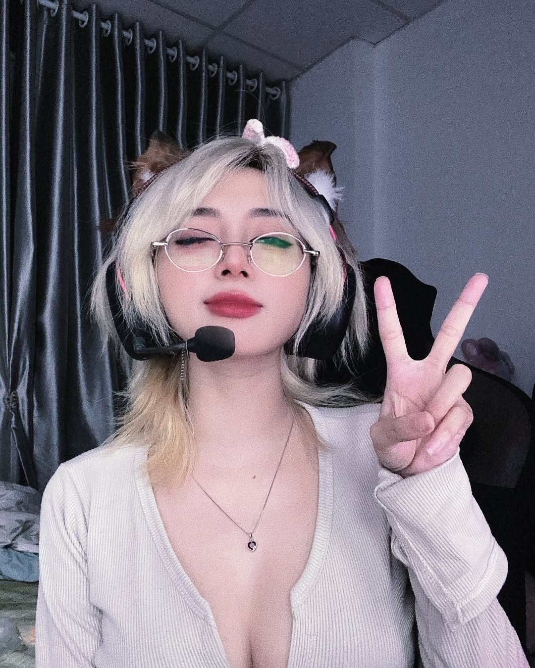 Hết cứu! Nữ trọng tài gợi cảm nhất làng game Hết cứu! Nữ trọng tài gợi cảm nhất làng game