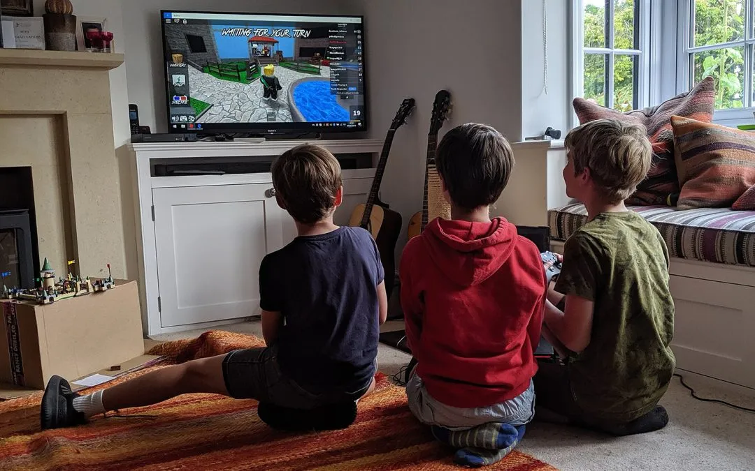 Báo thủ trộm gần 200 triệu của bố, nạp tiền Roblox khiến cả nhà có nguy cơ Báo thủ trộm gần 200 triệu của bố, nạp tiền Roblox khiến cả nhà có nguy cơ