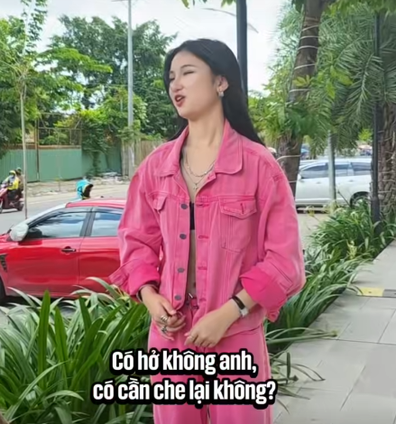 Nàng Mơ đơ mặt vì chiếc áo Nàng Mơ đơ mặt vì chiếc áo