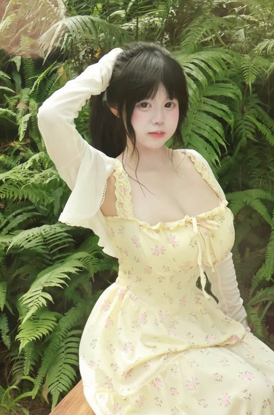 Cosplay Bạch Tuyết, hot girl Instagram gây Cosplay Bạch Tuyết, hot girl Instagram gây