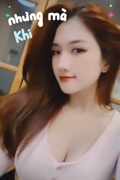 Không chỉ rạng rỡ trên sóng truyền hình, nhan sắc đời thường của nữ MC còn gây Không chỉ rạng rỡ trên sóng truyền hình, nhan sắc đời thường của nữ MC còn gây